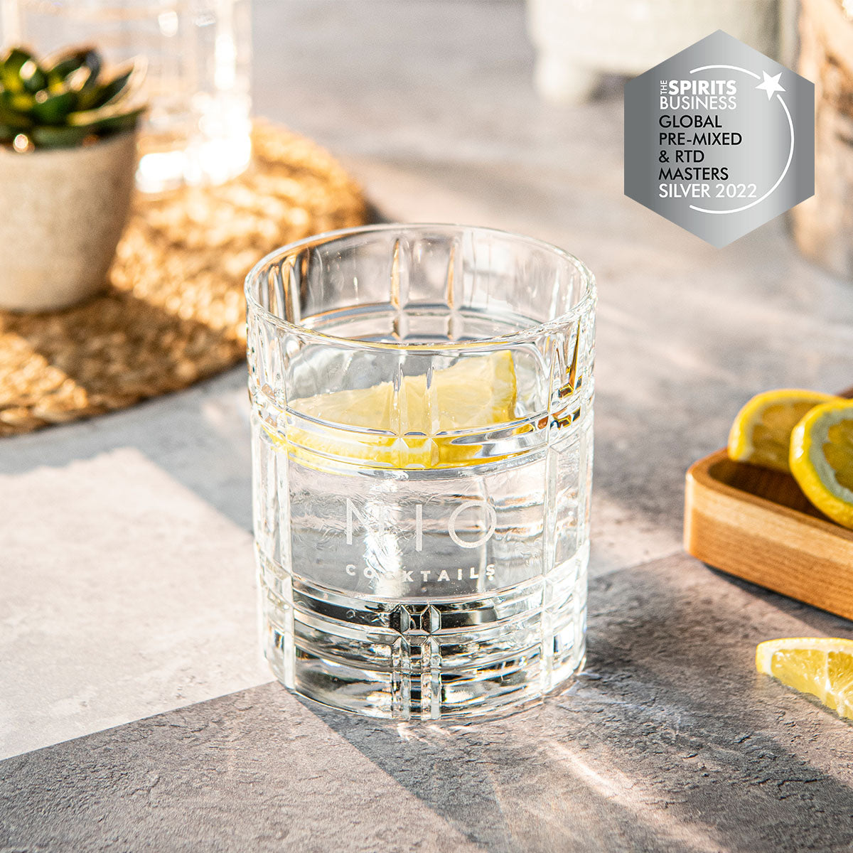 GIN SOUR COCKTAIL